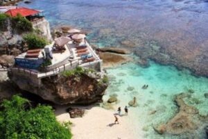 Pantai Suluban Bali Yang Sulit Di Akses, Tapi Keindahanya Bikin Leleh