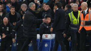 Mourinho Baru Sekali Menang Atas Conte