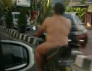 Viral! Pria Bugil Naik Motor Di Jalan Raya Jambi