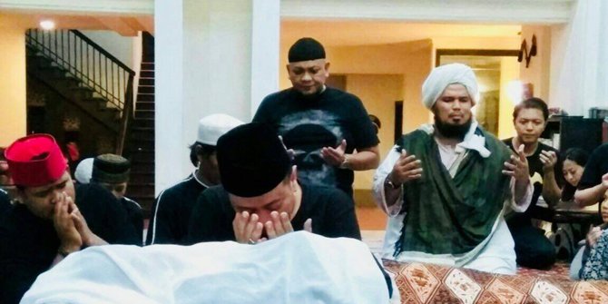 Istri Opick meninggal