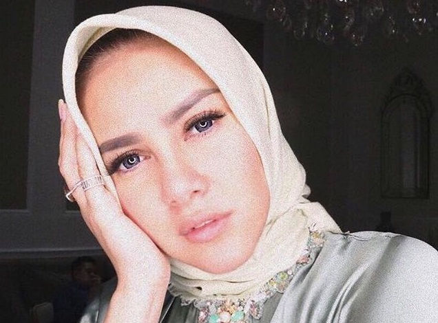 Olla Ramlan Berhijab