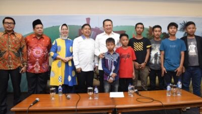 Lomba Kritik DPR 2018. Minat Ikut Serta?