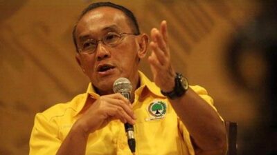 ARB Minta Golkar Ingatkan Jokowi Masalah TKA