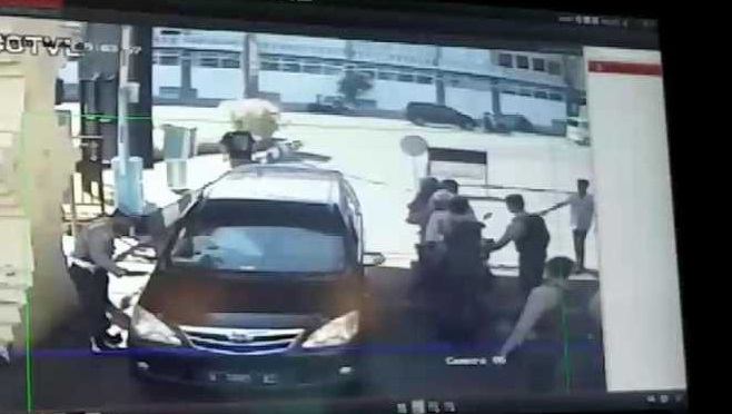 Bom Polrestabes Surabaya