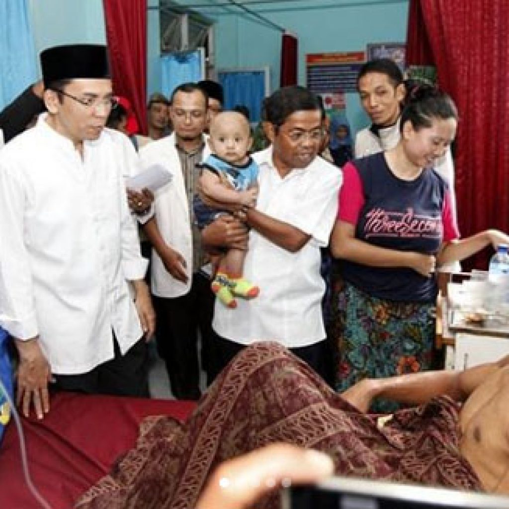 Mensos Santuni Korban Tragedi Tambang Emas Sekotong