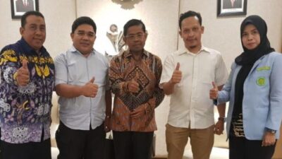 Mensos Idrus Hibahkan 3 Mobil Untuk BKPRMI