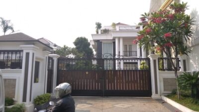 Eni Saragih, Pemilik Rumah Mewah Yang Suka Bagi-Bagi Uang