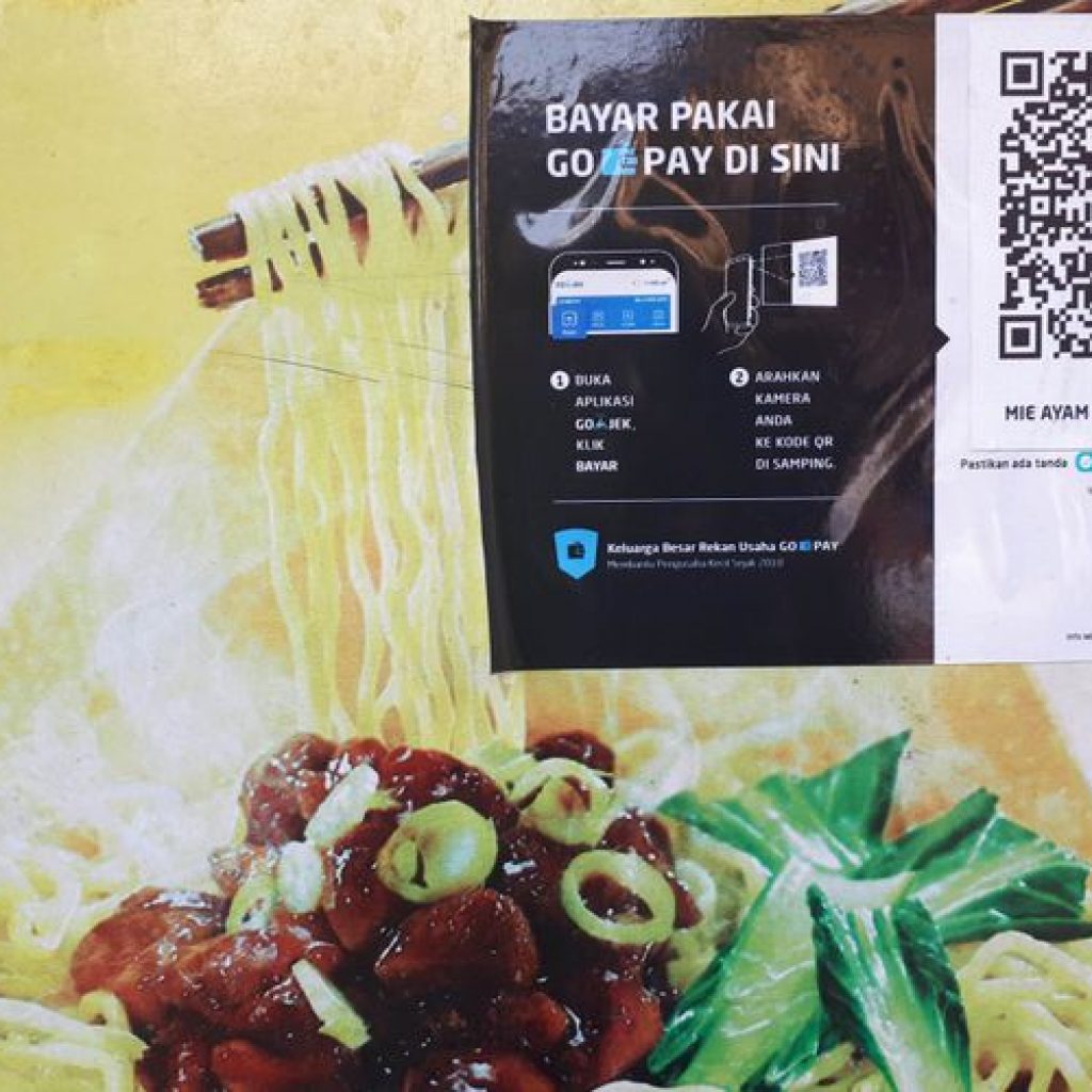 Makan di Warteg Kebon Sirih, Bisa Bayar Pakai Go-Pay Radar Aktual
