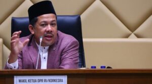 Fahri Hamzah Sebut Ngabalin Minim Literasi