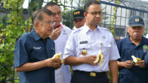 Gubernur Anies: Kali Item Cuma Bau di Medsos