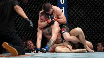 Kalahkan McGregor, Khabib Ditelepon Putin Ucapkan Selamat