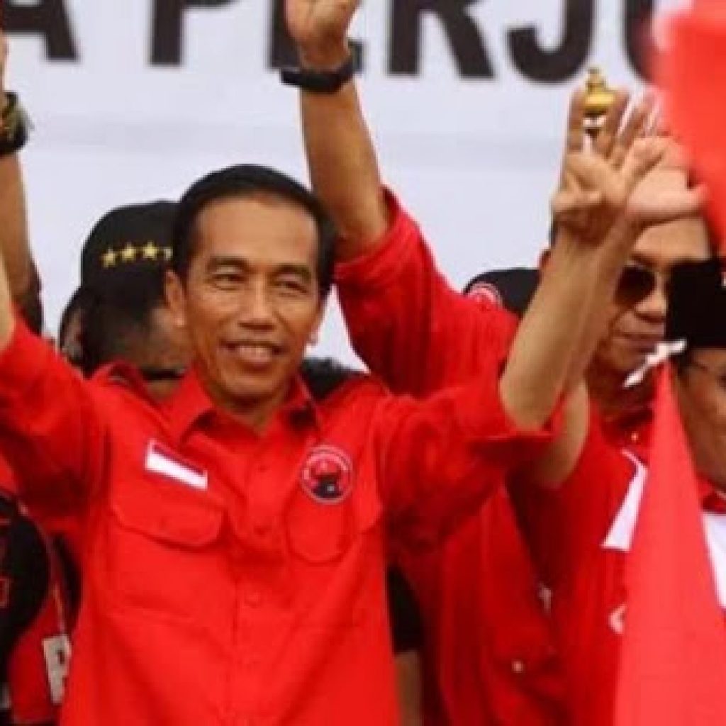 Eks Relawan Sentil Kebiasaan Jokowi Korbankan Bawahan
