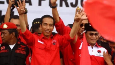 Eks Relawan Sentil Kebiasaan Jokowi Korbankan Bawahan