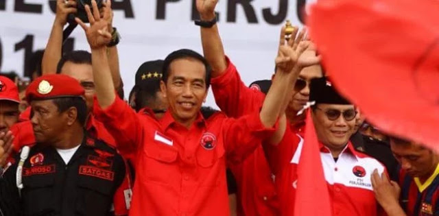 Eks Relawan Sentil Kebiasaan Jokowi Korbankan Bawahan Radar Aktual