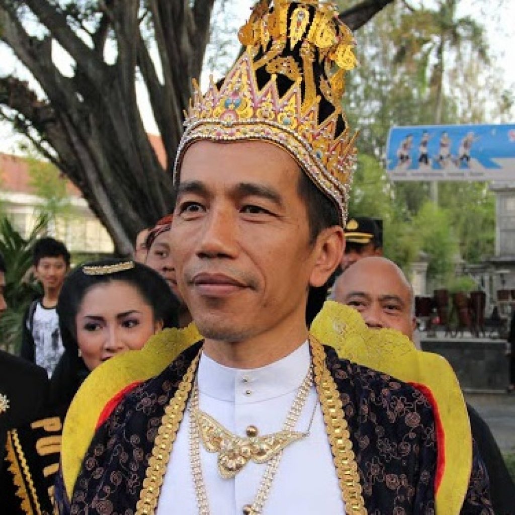 Aktivis: Jokowi Gagah dengan Pakaian Raja Jawa