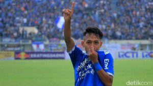 Beckham Cetak Gol Perdana di Persib