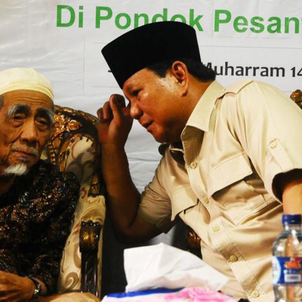 Di Hati Mbah Moen Memang Hanya Ada Prabowo