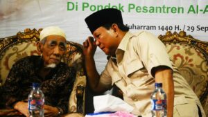 Di Hati Mbah Moen Memang Hanya Ada Prabowo