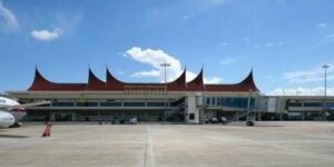 Tiket Mahal, Ribuan Penumpang Berkurang, Bandara Sepi