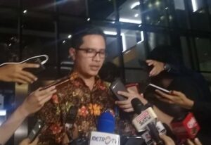 KPK Sita Uang Ratusan Juta Dari Ruang Menag Lukman Hakim