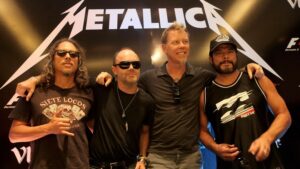 Metallica Bakal Bikin Konser Dengan Iringan Orkestra     