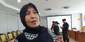 Gelar Aksi di Depan Masjid ARH, IKB UI Siap Jadi Penjamin Ani Hasibuan