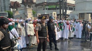 Kapolres Jakbar: FPI Bantu Polisi Halau Massa Rusuh di Slipi