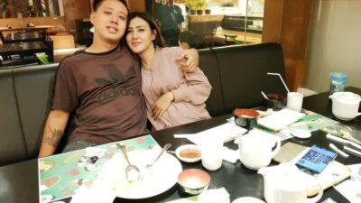 Suami Stroke Usai Kritik Prabowo, Artis Rey Utami Minta Maaf