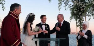 Erdogan Jadi Saksi Nikah Mesut Ozil Dengan Mantan Puteri Turki