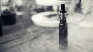 Vape Meledak Di Mulut, Gigi Hancur dan Rahang Pria Ini Berlubang