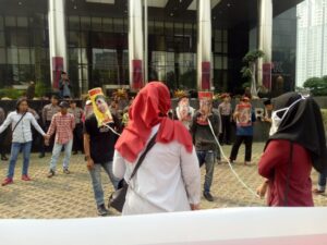KPK Didesak Periksa Menperin Airlangga Terkait Kasus PLTU Riau-1