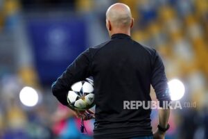 Kakaknya Meninggal, Zidane Tinggalkan Latihan Pra Musim Madrid di Montreal