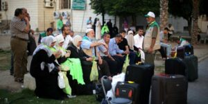 Cium Jemaah Haji Perempuan, Menteri Urusan Islam Arab Saudi Minta Maaf