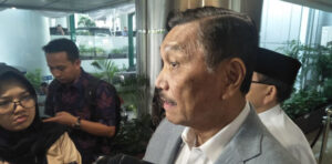 Luhut Usulkan Asuransi China Bantu Masalah BPJS