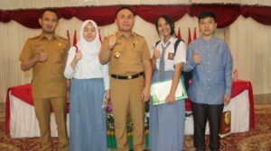 Temukan Obat Kanker, 3 Siswa SMAN 2 Palangkaraya Ini Disambangi Ribuan Orang