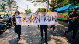 Lampu Kuning Jokowi