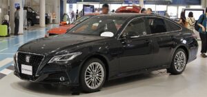 Crown Hybrid, Mobil Dinas Mewah Menteri Jokowi Yang Tak Dijual Bebas
