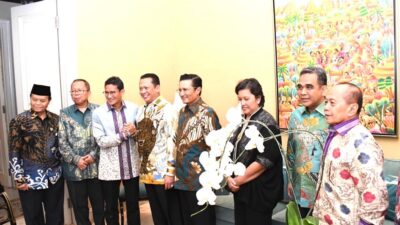 Bamsoet Antar Langsung Undangan Pelantikan Jokowi, Sandiaga Tersanjung