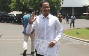 Usai Bertemu Jokowi, Para Calon Menteri Bawa Map Putih. Apa Isinya?