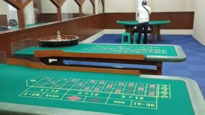 Digerebek Polisi, Ini Arena Judi Beromset Ratusan Juta Rupiah di Apartemen Robinson