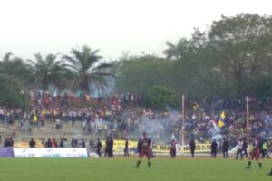Suporter Perserang Bikin Ricuh di Cilegon, 2 Polisi Terkapar
