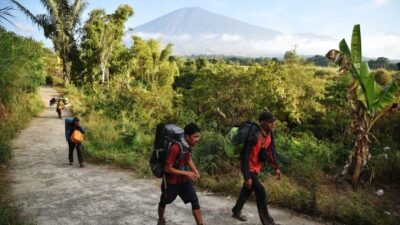 Terseret Air Bah Jeruk Manis, Dua Mahasiswa Unram Tewas di Gunung Rinjani