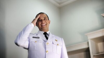 Menunggu Kesalahan Anies Baswedan