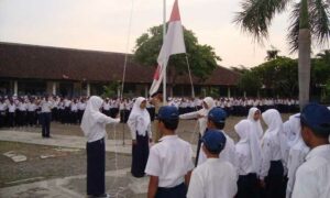 Ikuti Alkitab, Siswa SMP Di Batam Ogah Hormat Bendera dan Nyanyi Indonesia Raya