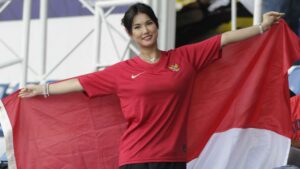 Dukung Timnas Indonesia Lawan Thailand di SEA Games 2019, Miyabi Jadi Sorotan Penonton
