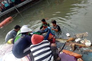 Tangerang Raya Terendam Banjir 2 Hari, 8 Orang Tewas