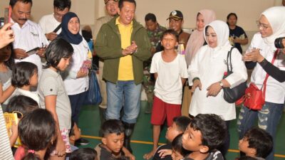 Pujian Selangit Bamsoet Untuk Ibu-Ibu Korban Banjir di Pengadegan