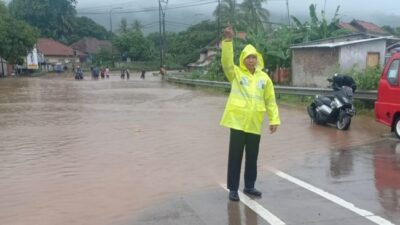 Gerbang Tol Cilegon Barat Banjir, Akses ke Pelabuhan Merak Tersendat