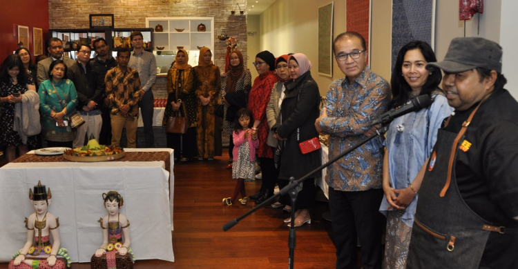 Tantowi Yahya Resmikan Restoran Indonesia Pertama di Wellington