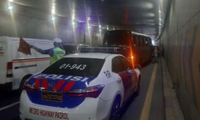 5 Kendaraan Tabrakan Beruntun di Terowongan Pasar Rebo
